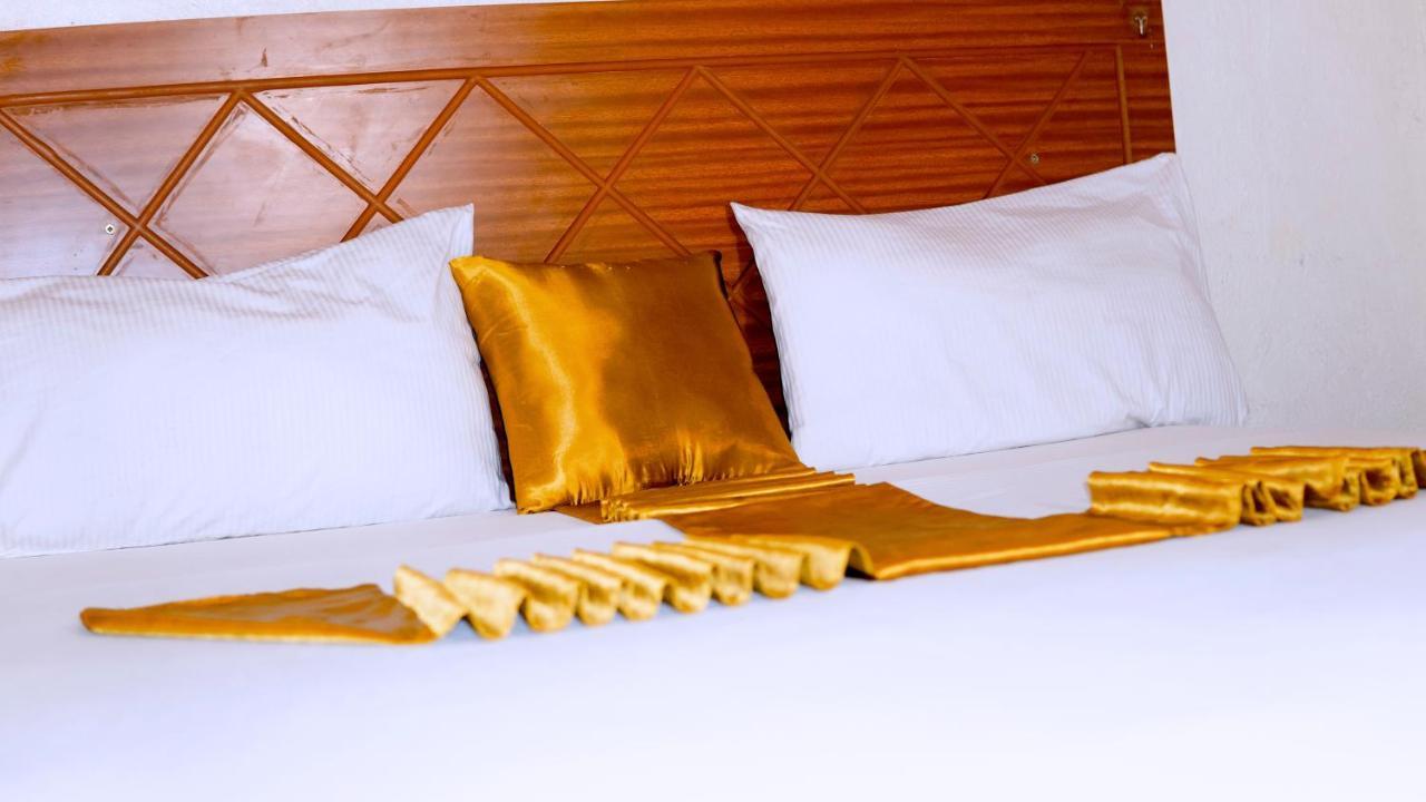Peace & Grace Motel Кигали Экстерьер фото
